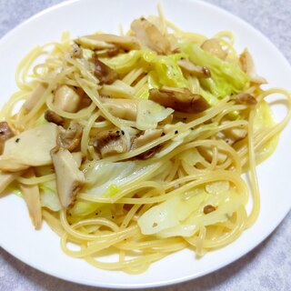 食物繊維たっぷり！キノコとキャベツのペペロンチーノ